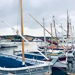 Tropez - Old Village - Modern & Cosy Διαμέρισμα *